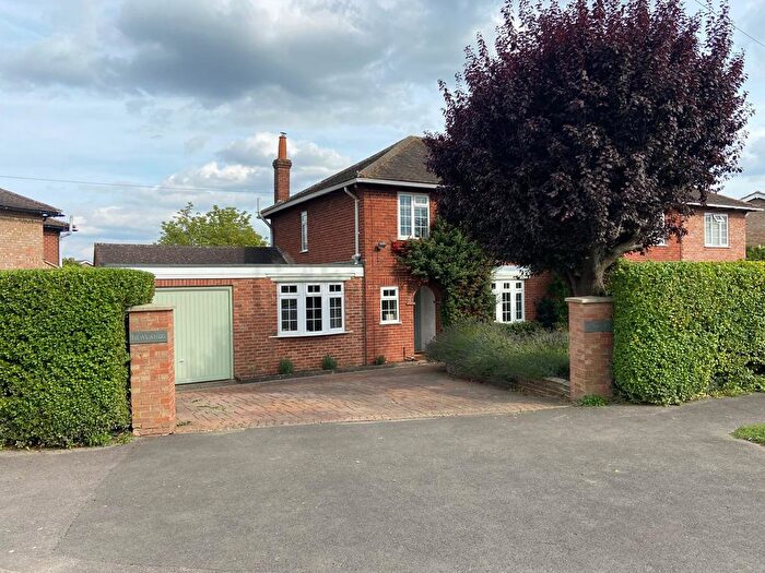3 Bedroom Semi-Detached House For Sale In Harold Road, Kintbury, Hungerford, RG17