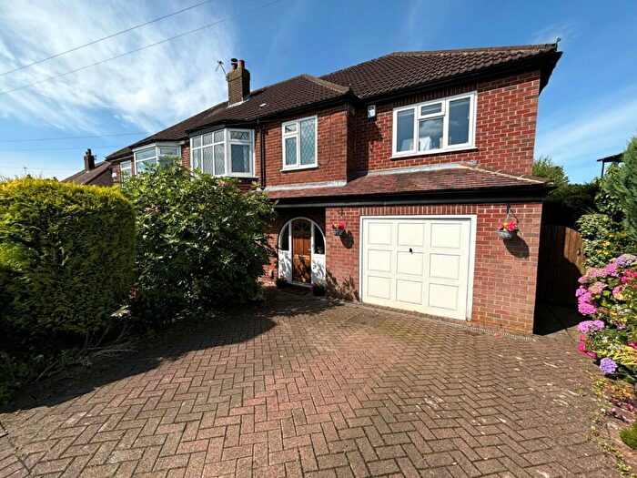 5 Bedroom Semi-Detached House To Rent In Mount Drive, Alwoodley, Leeds, West Yorkshire, LS17