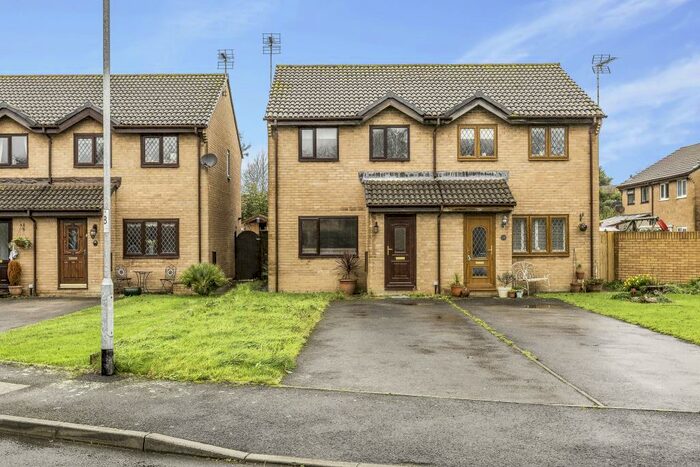 3 Bedroom House To Rent In Ger Y Lyn, Porthcawl, CF36