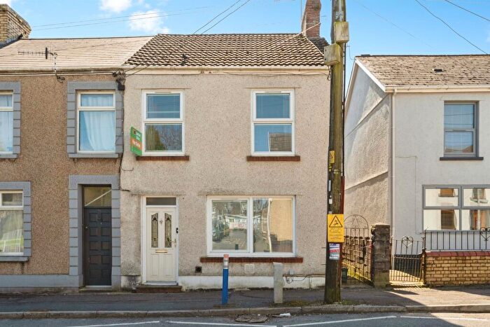 3 Bedroom End Of Terrace House For Sale In Loughor Road, Gorseinon, Swansea, SA4