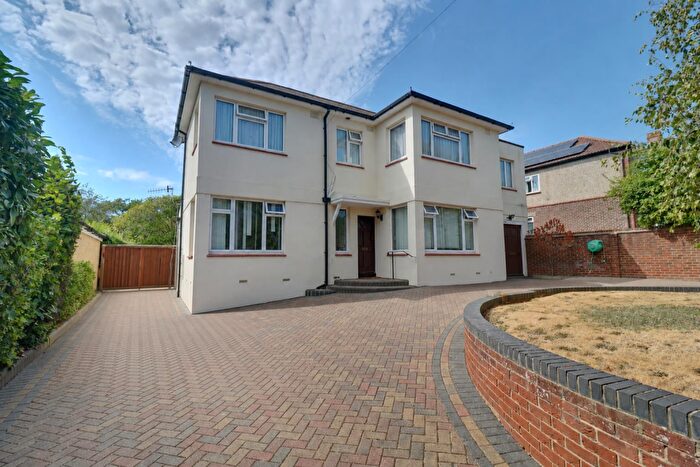 3 Bedroom Detached House For Sale In Drayton Lane, Drayton, Portsmouth, PO6