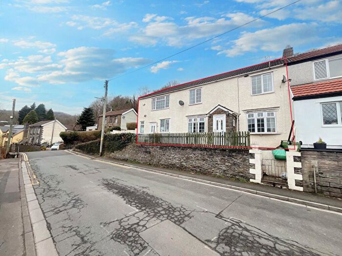 3 Bedroom End Of Terrace House For Sale In Pantygraigwen Road, Pantygraigwen, Pontypridd, CF37