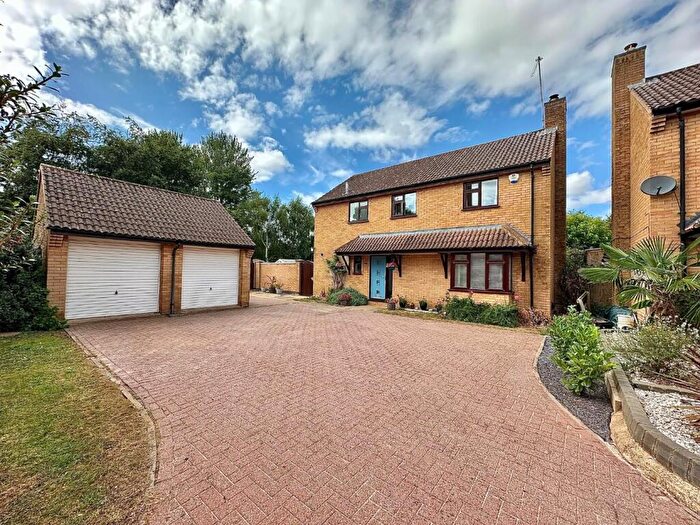 4 Bedroom Detached House For Sale In Tansy Close, West Hunsbury, Northampton, NN4