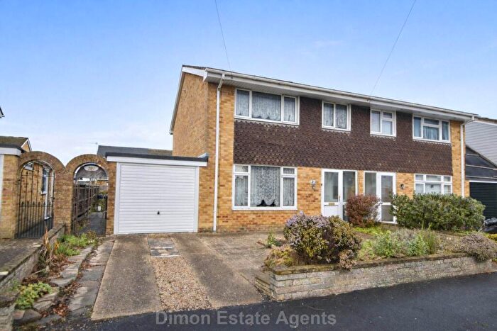 3 Bedroom Semi-Detached House For Sale In Tukes Avenue, Gosport, PO13