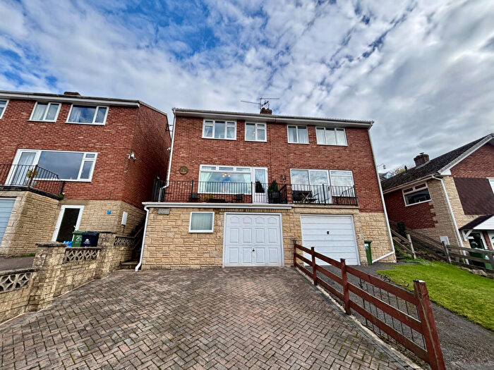 3 Bedroom Semi-Detached House For Sale In Fir View Road, Ruspidge, GL14