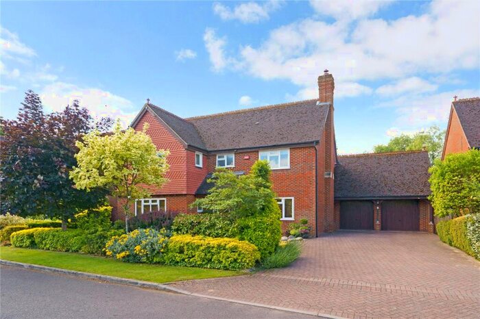 4 Bedroom Detached House For Sale In Tudor Close, Bramley, Tadley, Hampshire, RG26