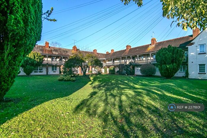 2 Bedroom Flat To Rent In Manor Green Road, Epsom, KT19