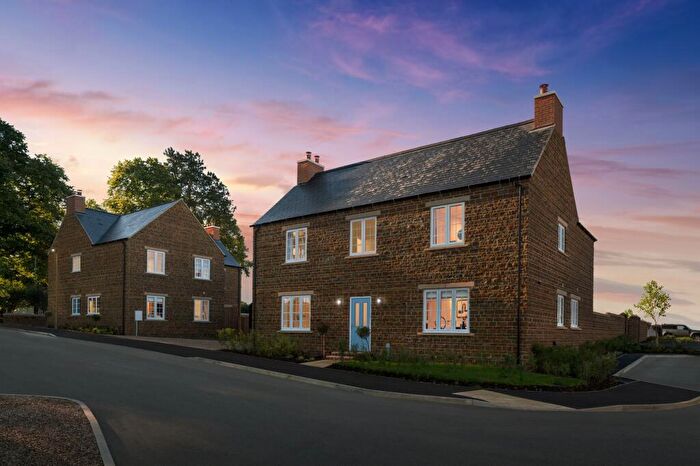 4 Bedroom Detached House For Sale In Stour View, Sibford Ferris, OX15