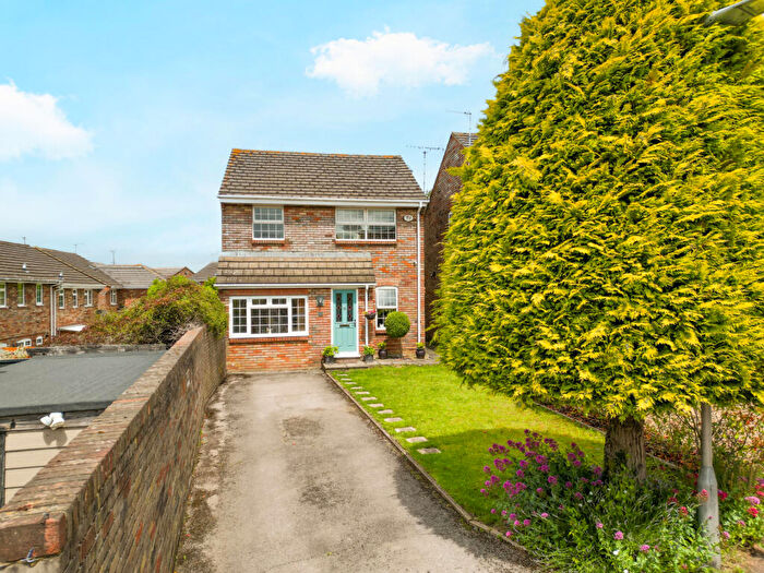 3 Bedroom Detached House For Sale In Hunters Close, Tring, HP23