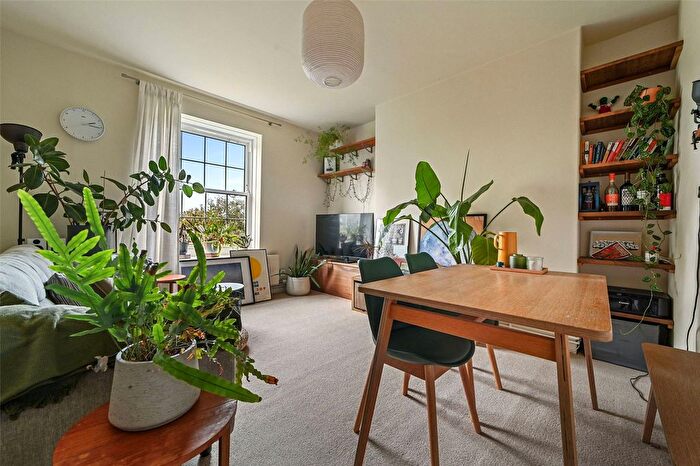 1 Bedroom Flat For Sale In Langley House, Pembury Road, Hackney, E5