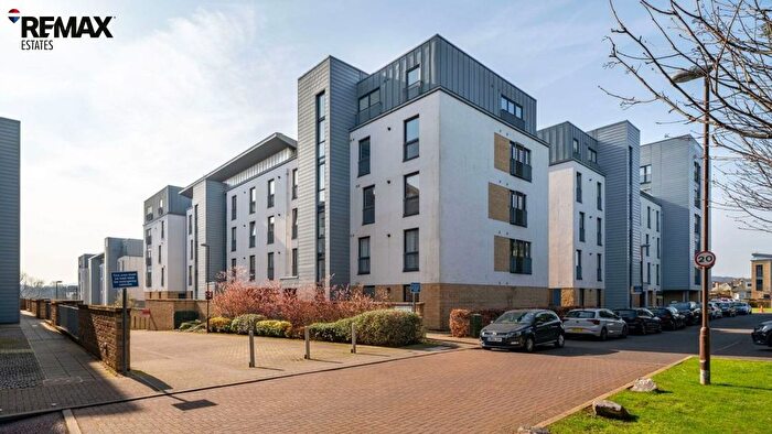 1 Bedroom Flat For Sale In Kimmerghame Terrace, Edinburgh, EH4