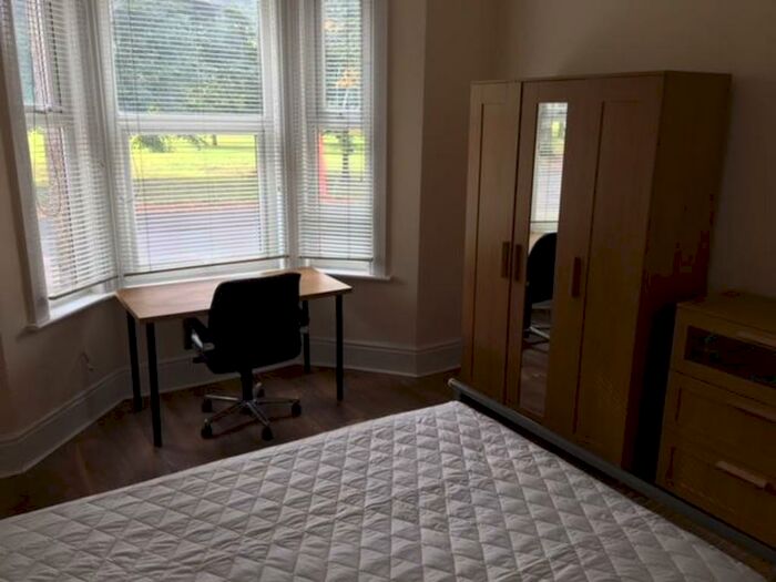 6 Bedroom Terraced House For Sale In Walsgrave Road, Coventry, CV2