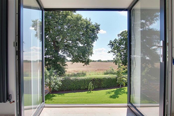 5 Bedroom Detached House For Sale In Parkhall Road, Somersham, PE28