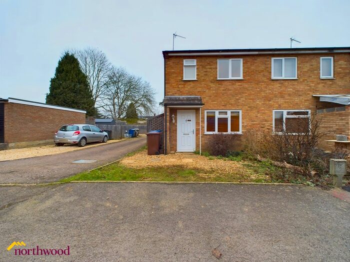 3 Bedroom Semi-Detached House To Rent In Rectory Road, Hook Norton, OX15