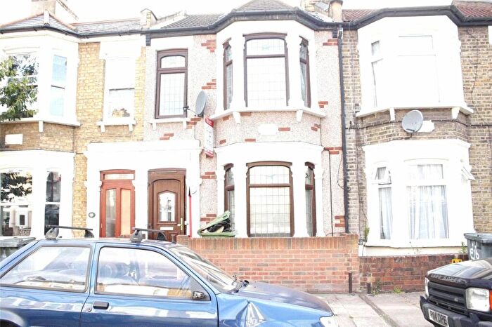 4 Bedroom Terraced House To Rent In Durham Road, Canning Town, London, E16