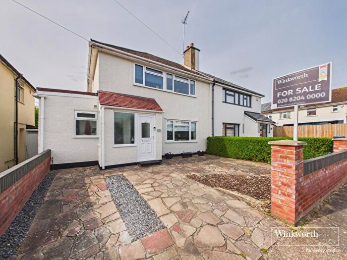 3 Bedroom Semi Detached House For Sale In Belvedere Way, Kenton, Harrow, HA3