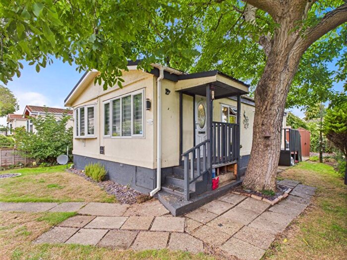 2 Bedroom Park Home For Sale In Orchard Park, Shouldham, King's Lynn, PE33