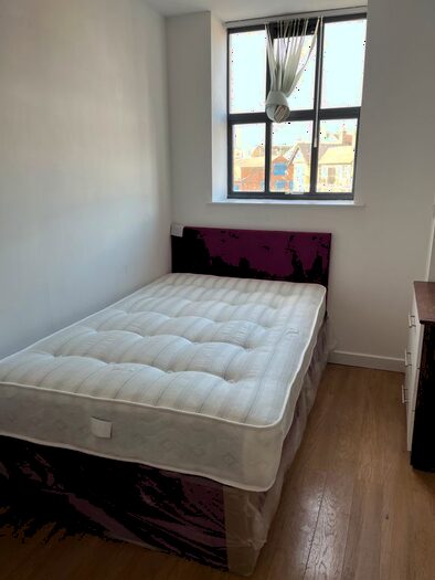 Studio To Rent In Sunbridge Road, Bradford, BD1