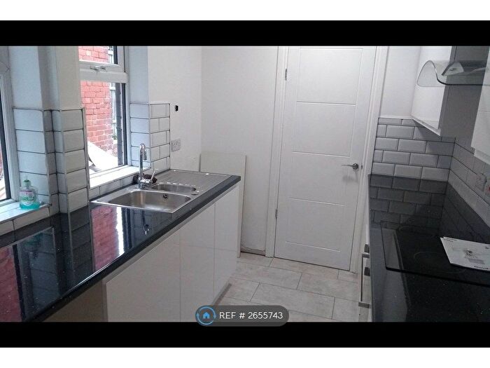 3 Bedroom Semi-Detached House To Rent In Ragdale Road, Nottingham, NG6