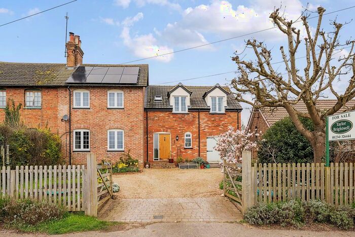 4 Bedroom Semi-Detached House For Sale In Bedford Road, Stagsden, MK43