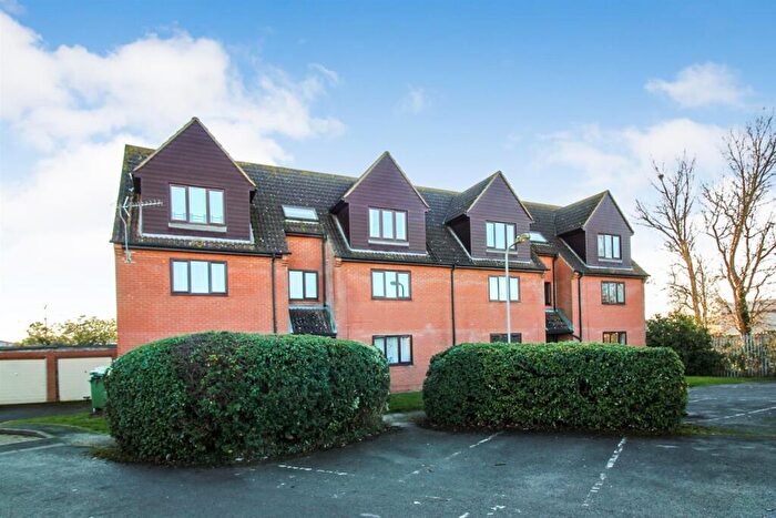 1 Bedroom Flat To Rent In Intalbury Avenue, Aylesbury, HP19