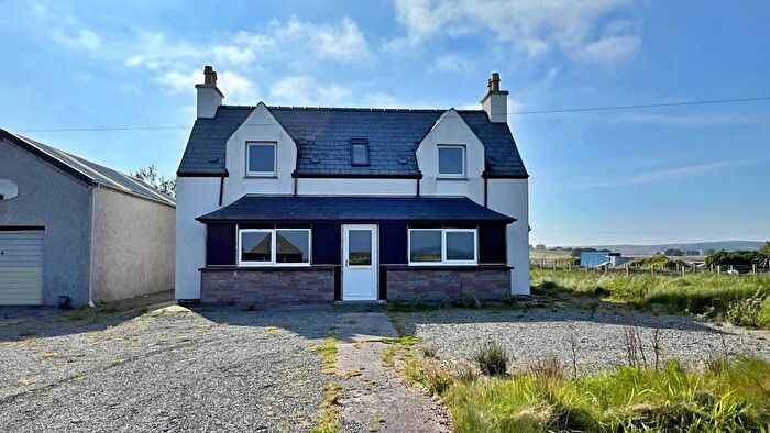 3 Bedroom Detached House For Sale In Back, HS2