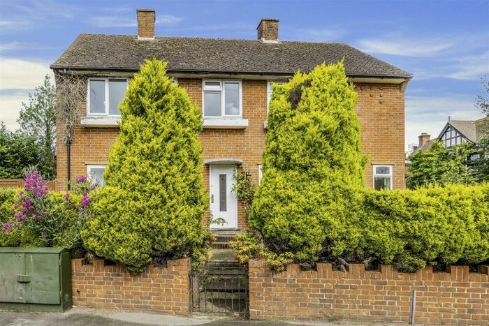 2 Bedroom Maisonette To Rent In Walton Street, Walton On The Hill, Tadworth, KT20