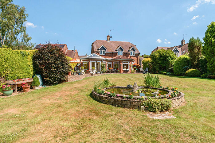 3 Bedroom Detached House For Sale In Fox Row, Winterbourne Bassett, SN4