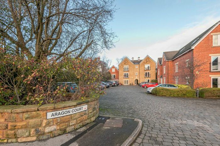 2 Bedroom Flat To Rent In Aragon Court, Stainbeck Lane, Leeds, LS7