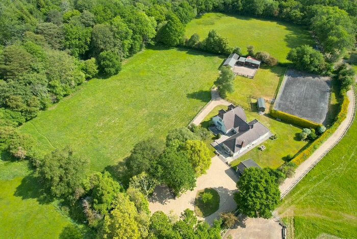 3 Bedroom Detached House For Sale In Brownhill Road, Wootton, New Milton, Hampshire, BH25