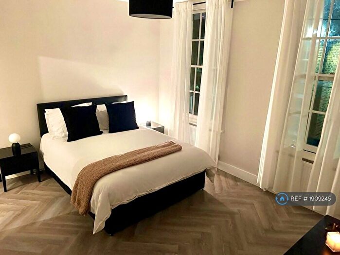 2 Bedroom Terraced House To Rent In Chaseley Street, London, E14