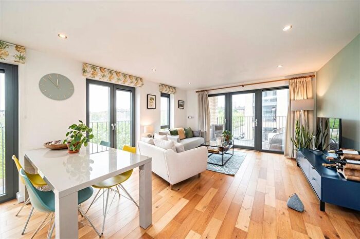 2 Bedroom Flat For Sale In Eythorne Road, Oval, SW9