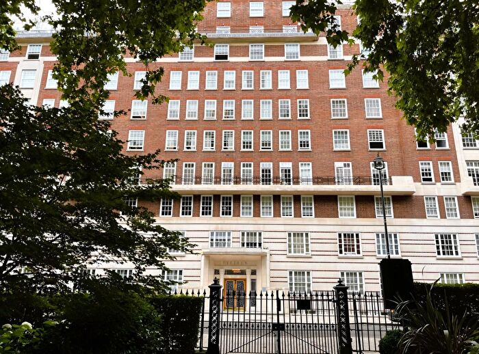 2 Bedroom Flat To Rent In Portman Square, Marylebone, London, W1H