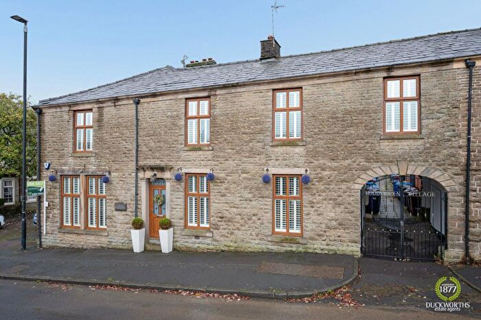3 Bedroom Terraced House For Sale In Queen Street, Hoddlesden, BB3