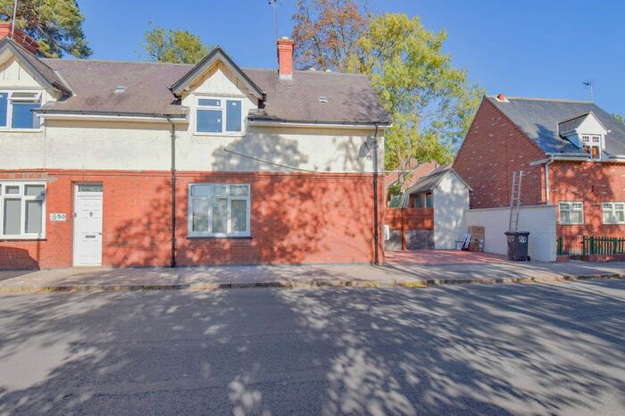 2 Bedroom Flat To Rent In Gipsy Lane, Leicester, LE5