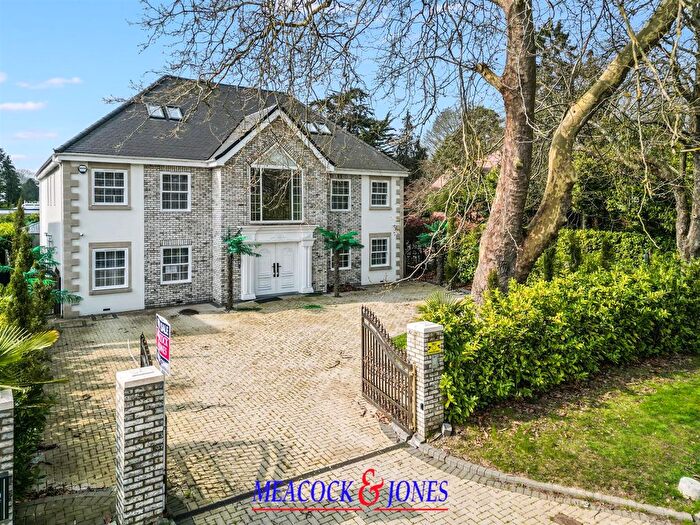 6 Bedroom Detached House For Sale In Heronway, Hutton Mount, Brentwood, CM13