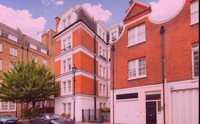 2 Bedroom Flat To Rent In Lees Place, London, W1K