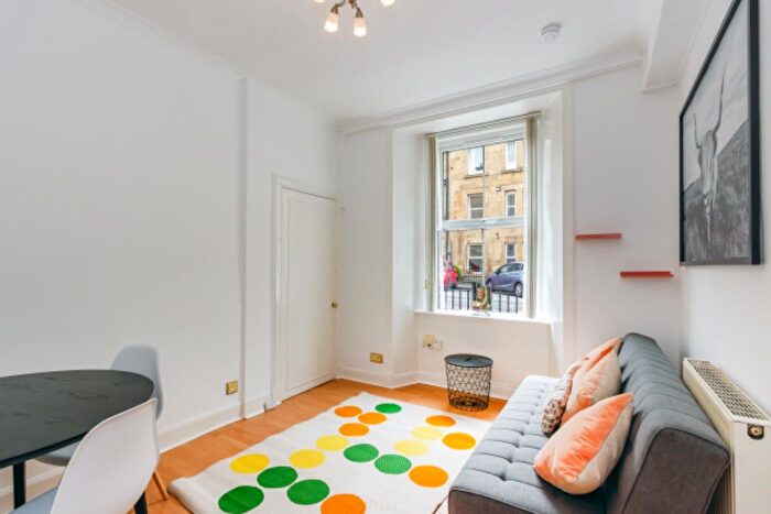 1 Bedroom Flat To Rent In Wardlaw Place, Slateford, Edinburgh, EH11