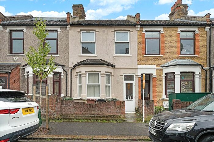 2 Bedroom Flat To Rent In Wolsey Avenue, London, E17