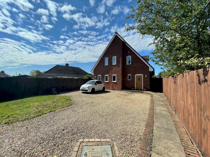 3 Bedroom House To Rent In Clay Lake, Spalding, PE11