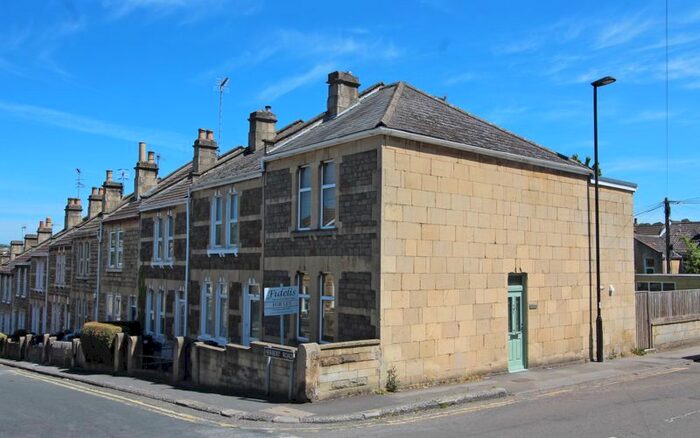 2 Bedroom End Of Terrace House To Rent In Herbert Road, Bath, BA2
