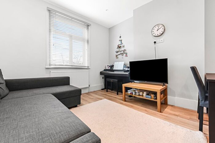2 Bedroom Maisonette To Rent In Graham Road, Wimbledon, SW19