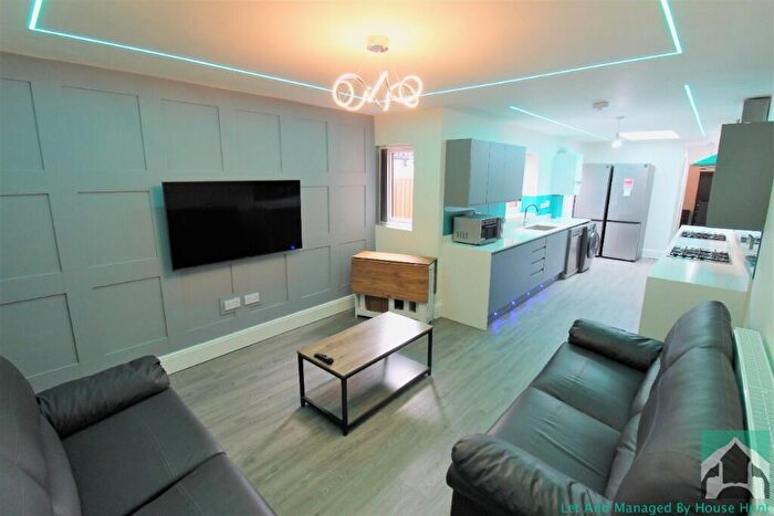 6 Bedroom Terraced House To Rent In Tiverton Road, Birmingham, B29