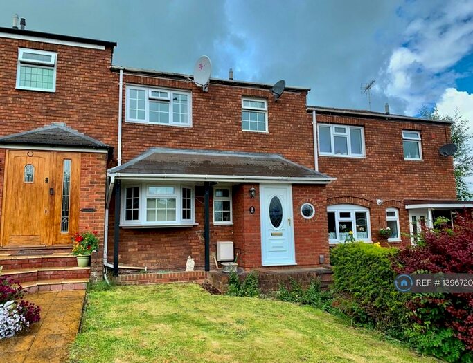 3 Bedroom Semi-Detached House To Rent In Luff Close, Windsor, SL4