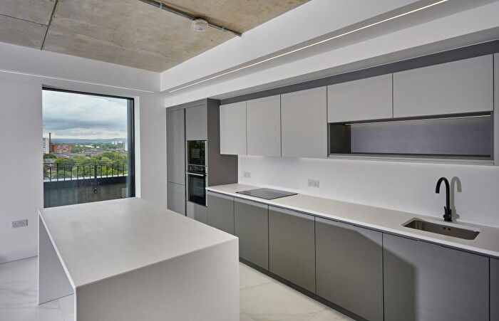 2 Bedroom Apartment To Rent In Apt . :: One Silk Street, M4