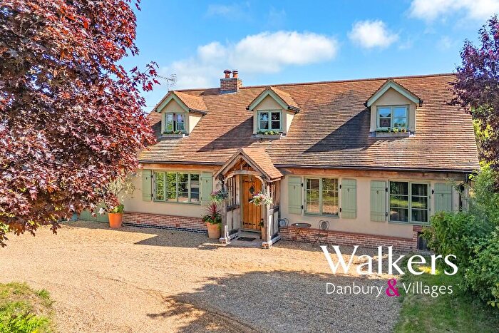 5 Bedroom Detached House For Sale In Peartree Lane, Danbury, CM3