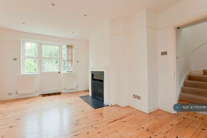 3 Bedroom End Of Terrace House To Rent In Asmuns Hill, London, NW11
