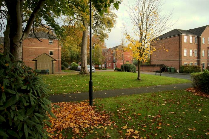 2 Bedroom Flat To Rent In Lawson Wood Drive, Meanwood, Leeds, LS6