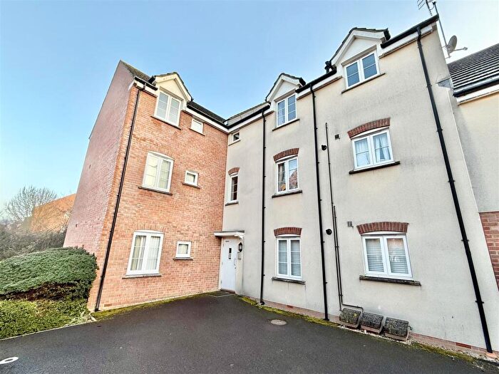 2 Bedroom Apartment For Sale In Dydale Road, Swindon, SN25