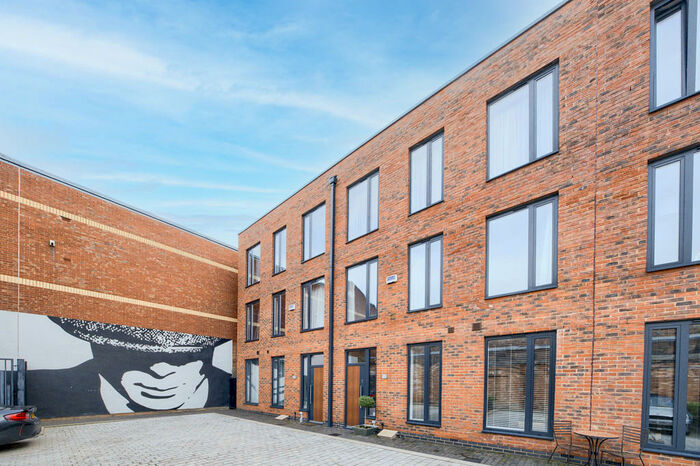 3 Bedroom Town House To Rent In St. Paul's Court, A St. Paul's Square, Jewellery Quarter, B3